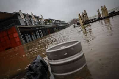 Image for Portugal floods take out major highway, force evacuation of 3,000 residents