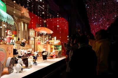 Image for Holiday test looms as luxury brands chase elusive rebound