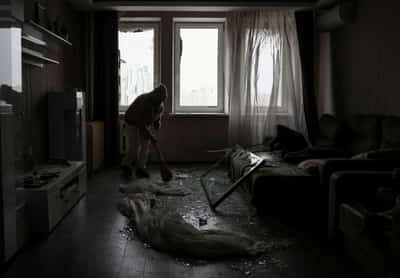 Image for Ukraine toils to restore power and heat, Zelenskiy warns of new attack