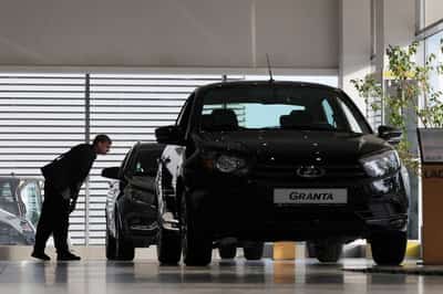 Image for Russian car sales fall 15.6% in 2025 after two years of recovery