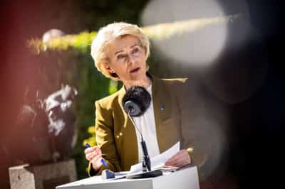 Image for EU says it still wants US trade deal, will defend interests