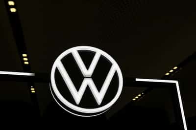 Image for Volkswagen reports stronger cash flow despite Porsche woes and weak China sales