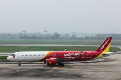 Image for Vietnamese airline Vietjet orders 100 Airbus jets, 40 Rolls-Royce engines