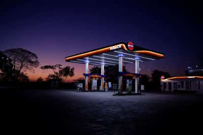 Image for Indian state refiners pause Russian oil purchases, sources say