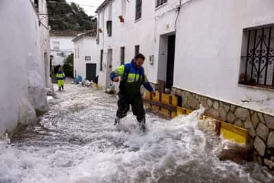 Image for Spain approves $8 billion in aid for storm-battered regions