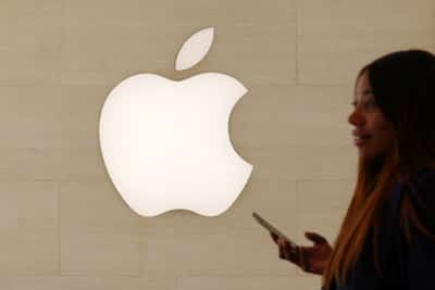Image for French prosecutors probe Apple's Siri following complaint
