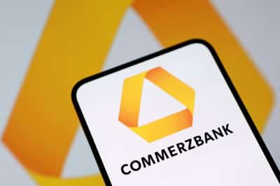 Image for UniCredit launches offer to own more than 30% of Commerzbank without taking control