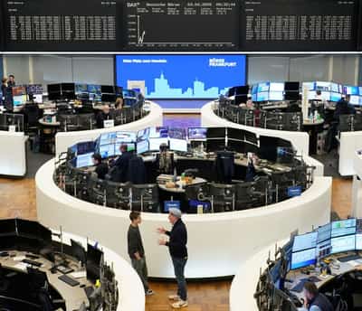 Image for Morning Bid: New tariff drama jolts complacent markets