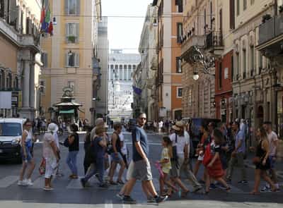 Image for Italy's immigration and emigration both soaring, stats agency says