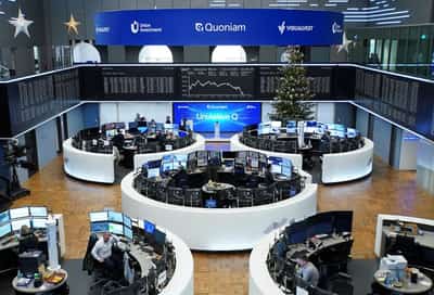 Image for European equities muted as tech valuation concerns linger; UK markets outperform