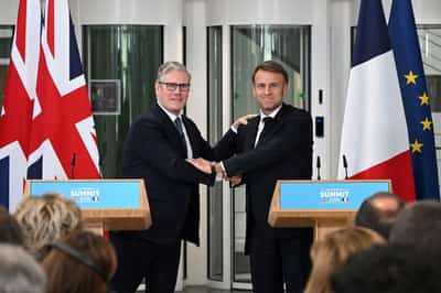 Image for UK and France to ratify 'one in, one out' migrant returns deal