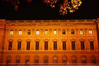 Image for France's Louvre Museum closes gallery due to structural weakness