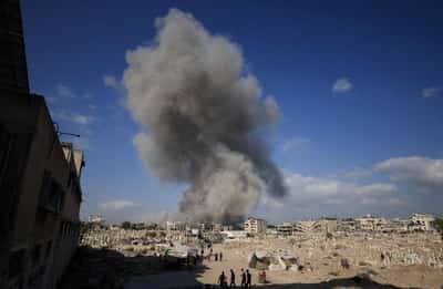 Image for Israel pounds Gaza City outskirts as military push quickens