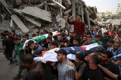 Image for UK's Starmer 'gravely concerned' about targeting of journalists in Gaza
