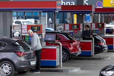 Image for Slovenia limits fuel purchases as pumps run dry