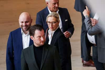 Image for German parliament approves voluntary 1,000-euro worker relief bonus