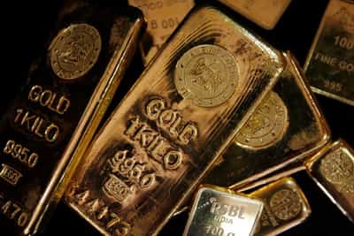 Image for Gold zooms past $4,000 for first time in historic flight to safety