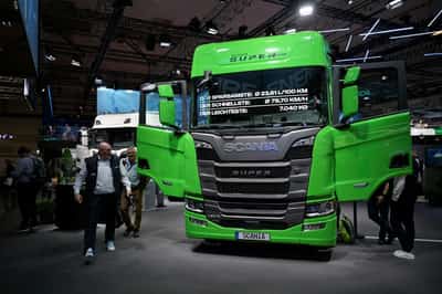 Image for Truckmakers ask EU for looser emissions targets, letter shows