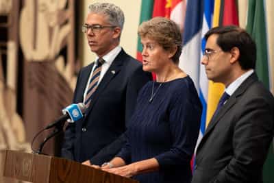 Image for UK, France and Germany urge Iran to agree deal to delay UN sanctions