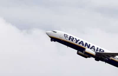 Image for Ryanair cancels 170 flights, disrupts over 30,000 passengers on French ATC strike