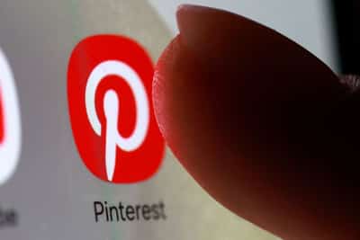 Image for Pinterest forecasts downbeat revenue as it battles for digital ad dollars; shares plunge
