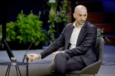 Image for Heading to Ukraine, French minister says support will continue despite political woes