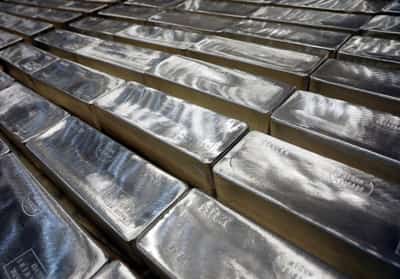 Image for HSBC raises silver price outlook on gold strength, geopolitical risks