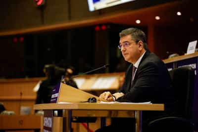 Image for EU weighs more US jet fuel, cleaner aviation amid Iran war strains