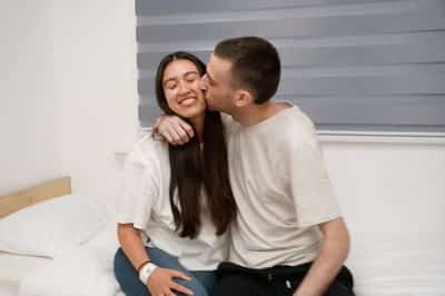 Image for Israeli hostage couple reunites after Hamas captivity in Gaza