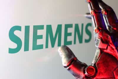 Image for Siemens meets quarterly profit forecast, but weaker dollar drags overall results