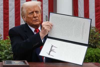 Image for Analysis-Trump tariffs pile stress on ailing world economy