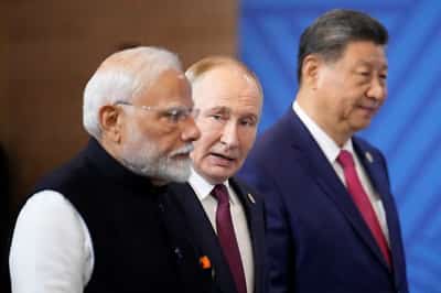 Image for Putin calls Xi, Modi and other foreign leaders ahead of planned meeting with Trump