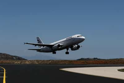 Image for Factbox-Airlines suspend Middle East flights