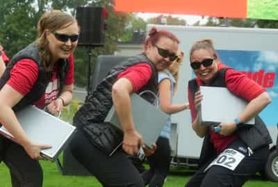 Image for Dance fans race round Helsinki as DJ Darude's hit 'Sandstorm' turns 25