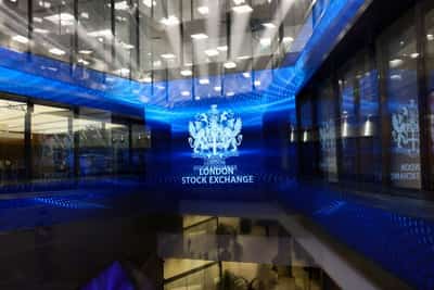 Image for London's FTSE indexes fall as rate-cut bets fade and oil surge renews inflation fears