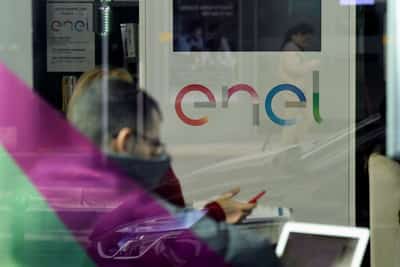 Image for Enel eyes US acquisitions, vows to up investor reward in its strategy