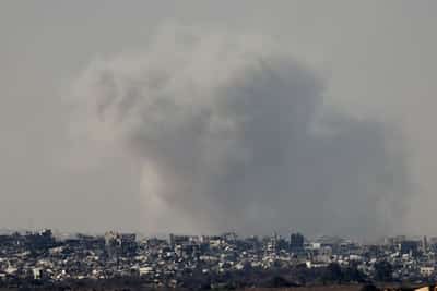 Image for Gazans face new dilemma as Israeli forces advance