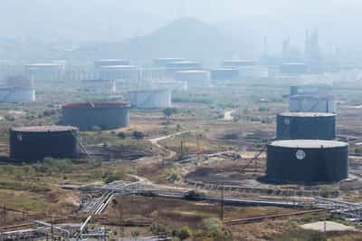 Image for Geopolitics loom large over Big Oil earnings as investors seek Venezuela details