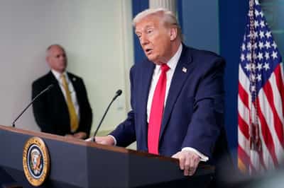 Image for Trump lands, markets wait