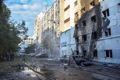 Image for In reversal, Trump arms Ukraine and threatens sanctions on countries that buy Russian oil