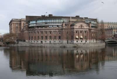 Image for Sweden should end international adoptions, government commission says