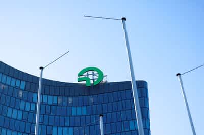 Image for Oil company OMV plans to cut staff in Austria