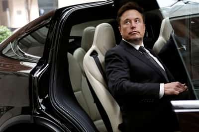 Image for Some French Tesla drivers file lawsuit over harm allegedly caused by Musk's behaviour