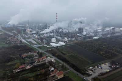 Image for Serbia says U.S.-sanctioned NIS oil refinery idle until Dec 2, seeks sanctions waiver