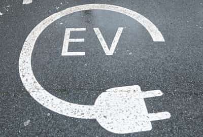 Image for Abandoning EU's 2035 zero-emission car target would risk 1 million jobs, study says