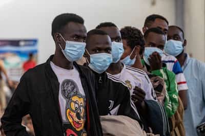 Image for Greece toughens penalties for rejected asylum seekers, speeds up returns