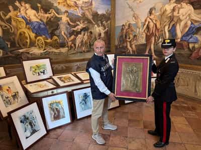 Image for Italian police raid Dali exhibition, say works on display were fake