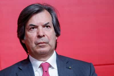Image for Intesa CEO warns Rome not to tax banks excessively, stresses public debt role