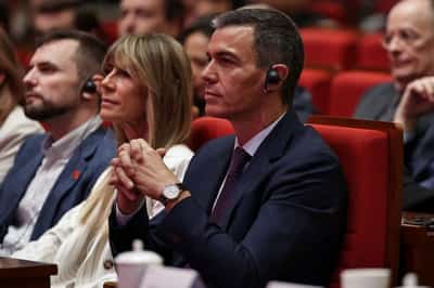Image for Spanish prosecutor asks judge to close corruption probe into PM Sanchez's wife