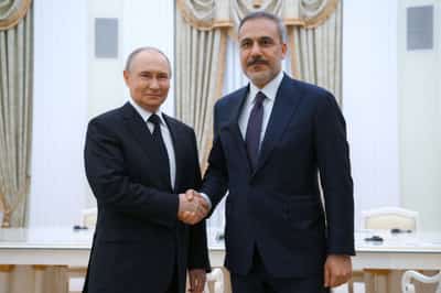 Image for Putin and Turkish foreign minister discuss Ukraine peace efforts, source says